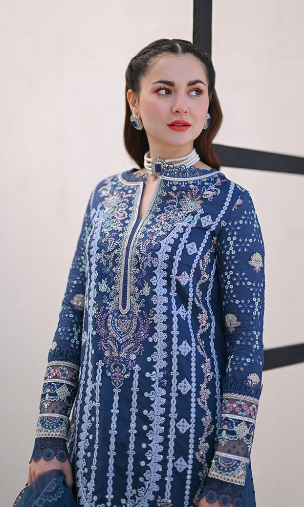 Qalamkar 3PC Embroidered Lawn Shirt with Embroidered Organza Dupatta AJK 2545