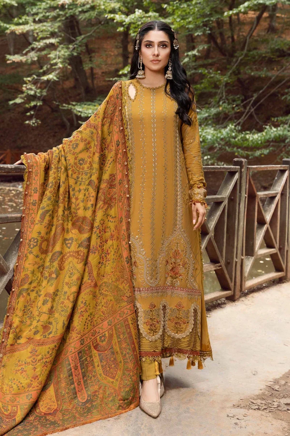 MARIA B. Lawn 3PC Embroidered With Digital Printed Dupatta-1015